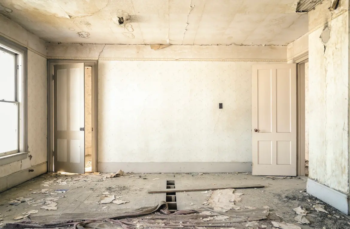 Waste disposal crew managing a cleanout project in Punta Gorda